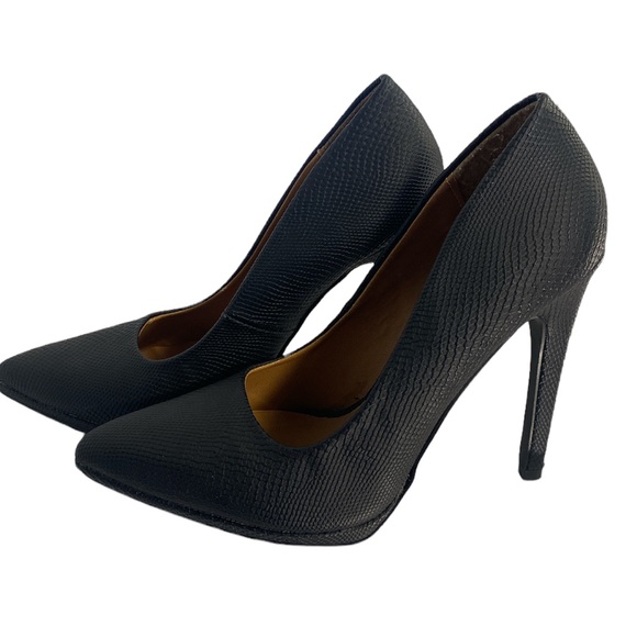 Qupid Heels. Size 10 - Picture 3 of 6